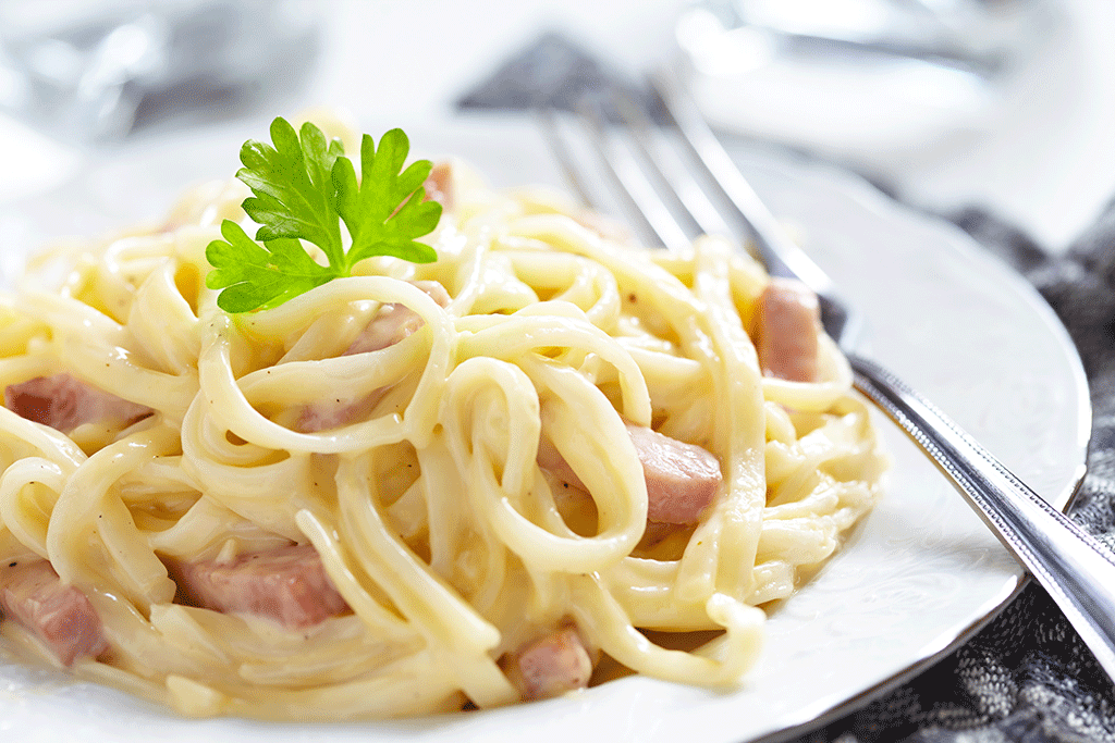 Спагетти карбонара с беконом в сливочном соусе рецепт с фото
