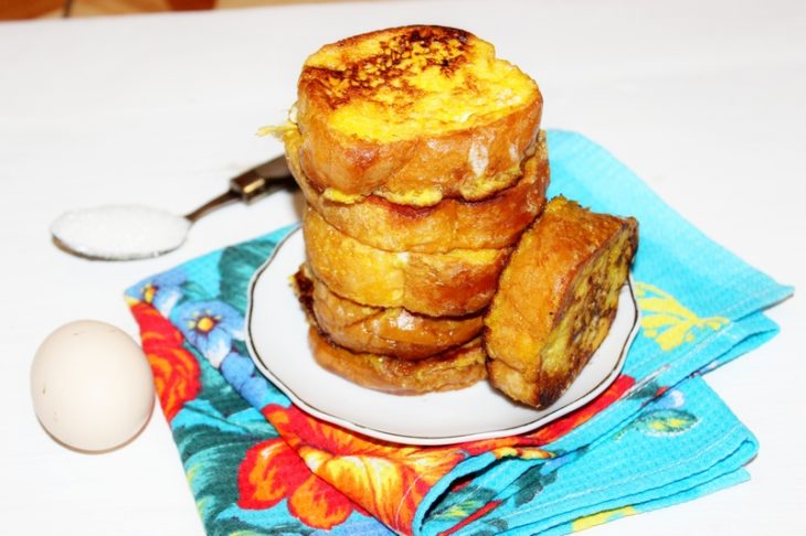 Гренки с яйцом и молоком рецепт с фото пошаговый