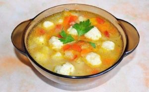 Овощной суп с клецками для детей