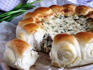 Чесночные булочки – роллы с грибным соусом