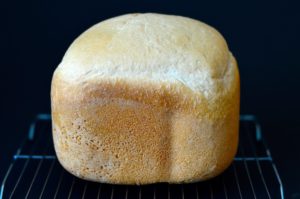 Белый хлеб в хлебопечке - базовый рецепт