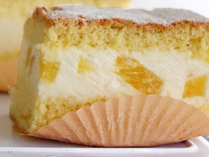 Бисквитный пирог с творожным кремом