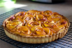 Пирог на кефире с яблоками – «Яблочное наслаждение»