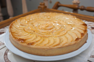 Пирог на кефире с яблоками – основные принципы приготовления