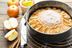 Пирог с яблоками - подготовка продуктов