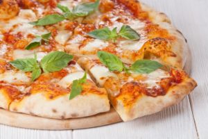 Рецепт пиццы «Маргарита» на пивных дрожжах с сыром фиордилатте