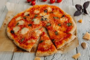 Рецепт пиццы в духовке «Маргарита»
