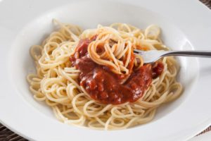 Соусы для спагетти - подготовка продуктов