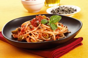 Спагетти карбонара с помидорами