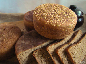 Так что же полезнее – обычный или бездрожжевой хлеб?